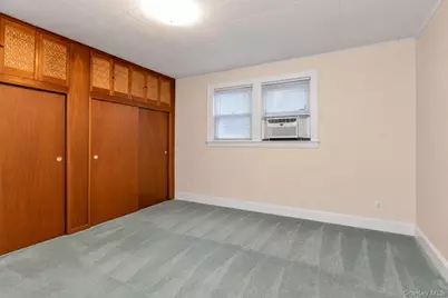 50 Elgin Road, Valley Stream, NY 11581 - Photo 4