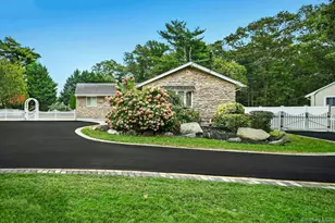 703 Lincoln Ave, Sayville, NY 11782 - Photo 4