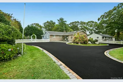 703 Lincoln Avenue, Sayville, NY 11782 - Photo 2