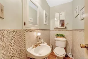 179 Scarcliffe Dr, Malverne, NY 11565 - Photo 22