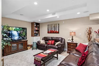 15 Barnaby Court E, Hauppauge, NY 11788 - Photo 32