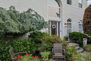 15 Barnaby Ct E, Hauppauge, NY 11788 - Photo 4
