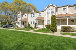 19 Paine Commons, Yaphank, NY 11980 - Photo 2