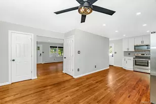 925 Liberty St, Bohemia, NY 11716 - Photo 12