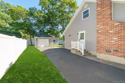 925 Liberty Street, Bohemia, NY 11716 - Photo 6