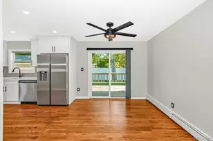 925 Liberty St, Bohemia, NY 11716 - Photo 10