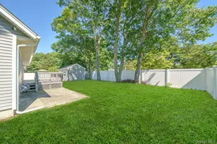 925 Liberty St, Bohemia, NY 11716 - Photo 4