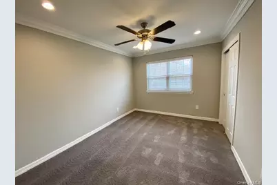 100 Westwood Drive #196, Westbury, NY 11590 - Photo 8