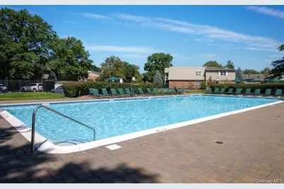 100 Westwood Drive #196, Westbury, NY 11590 - Photo 2