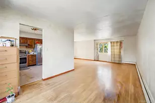 14 Laurel Pl, Bethpage, NY 11714 - Photo 8