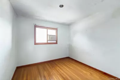 14 Laurel Place, Bethpage, NY 11714 - Photo 10