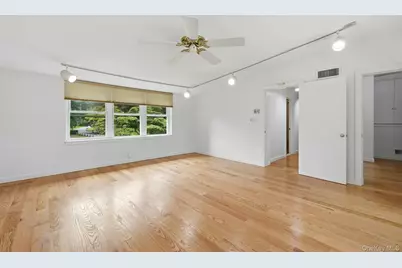 39 Upper Drive, Huntington, NY 11743 - Photo 10
