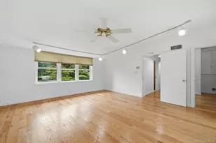 39 Upper Dr, Huntington, NY 11743 - Photo 10