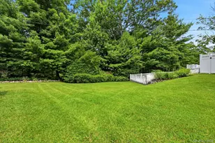 39 Upper Dr, Huntington, NY 11743 - Photo 22