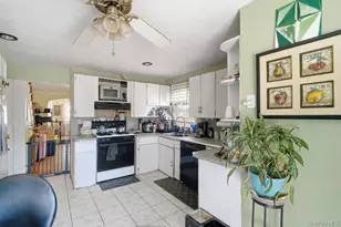 137-48 171st St, Jamaica, NY 11434 - Photo 10