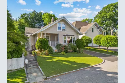 15 Pershing Avenue, Locust Valley, NY 11560 - Photo 2