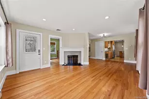 15 Pershing Ave, Locust Valley, NY 11560 - Photo 6