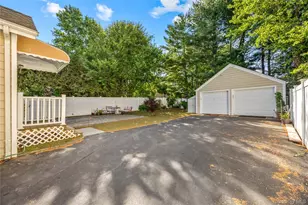 15 Pershing Ave, Locust Valley, NY 11560 - Photo 32