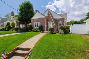75 Wagg Ave, Malverne, NY 11565 - Photo 6