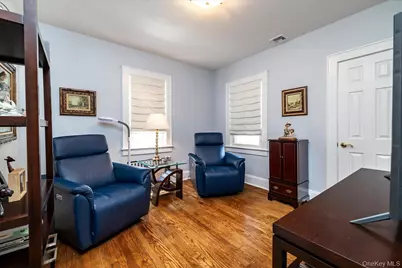 75 Wagg Avenue, Malverne, NY 11565 - Photo 14