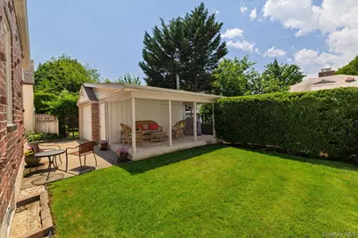 75 Wagg Avenue, Malverne, NY 11565 - Photo 24