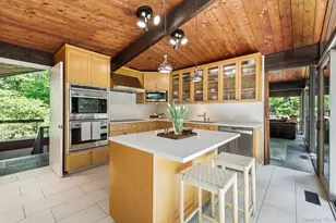 670 Long Hill Rd W, Briarcliff Manor, NY 10510 - Photo 18