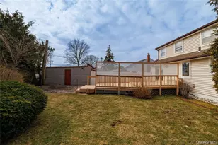 159 Nevada St, Hicksville, NY 11801 - Photo 12