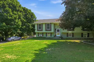 4 Riverside Dr, Pine Bush, NY 12566 - Photo 2