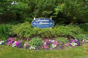 4 Pheasant Ct, Riverhead, NY 11901 - Photo 2