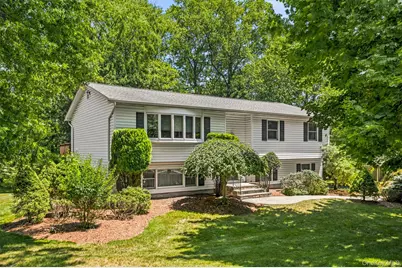 21 Arbor Lane, Bardonia, NY 10954 - Photo 4