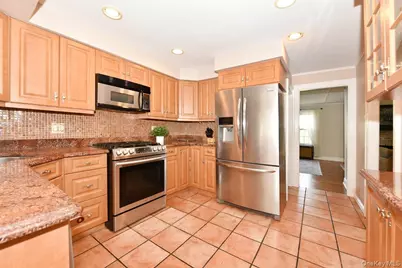 112 Cambridge Avenue, Garden City, NY 11530 - Photo 12