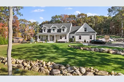182 Farm Road E, Wading River, NY 11792 - Photo 2
