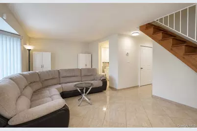 64 Amanda Court, New York, NY 10312 - Photo 24