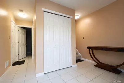 64 Amanda Court, New York, NY 10312 - Photo 4