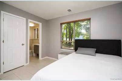 64 Amanda Court, New York, NY 10312 - Photo 10