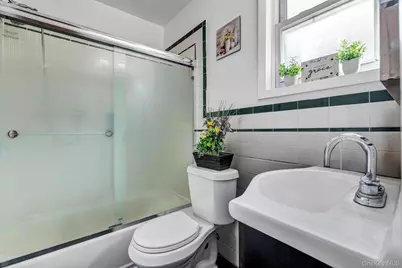 1651 Hering Avenue, Bronx, NY 10461 - Photo 26