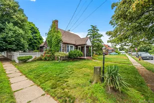 612 Hughes St, Bellmore, NY 11710 - Photo 2