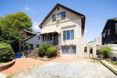 1036 California Place N, Island Park, NY 11558 - Photo 2
