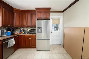1036 California Pl N, Island Park, NY 11558 - Photo 8