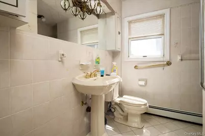 1036 California Place N, Island Park, NY 11558 - Photo 4