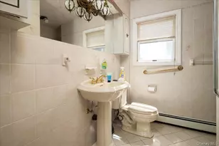 1036 California Pl N, Island Park, NY 11558 - Photo 4