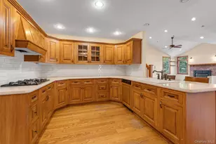40 Frankel Rd, Massapequa, NY 11758 - Photo 8