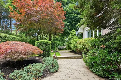 39 E Neck Road, Huntington, NY 11743 - Photo 4