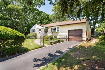 203 Hall Street, Port Jefferson Station, NY 11776 - Photo 18