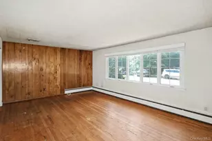 305 Nielson St, Dix Hills, NY 11746 - Photo 4