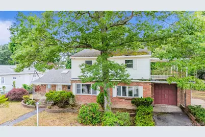10 Windsor Place, Shirley, NY 11967 - Photo 1