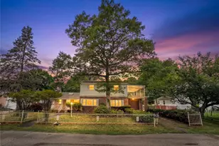 10 Windsor Pl, Shirley, NY 11967 - Photo 4
