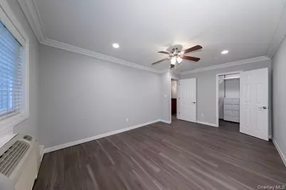 319 Brook Avenue #319-1B, Bay Shore, NY 11706 - Photo 6