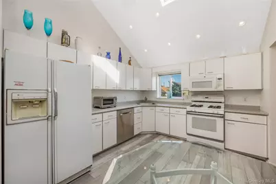 664 Arthur Street, Baldwin, NY 11510 - Photo 10