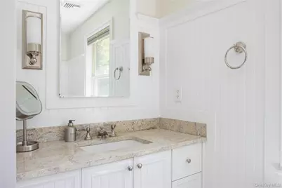 11 Hildreth Road, Hampton Bays, NY 11946 - Photo 16